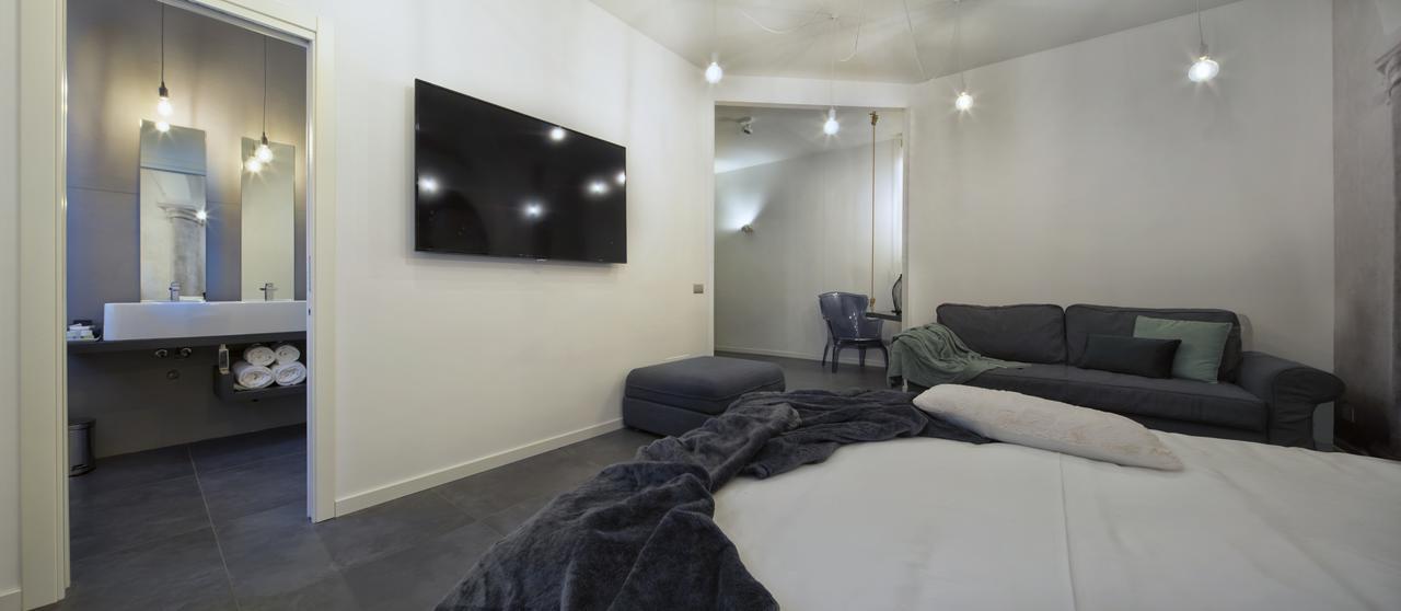 Suite Vogue Sforza Вогера Екстериор снимка